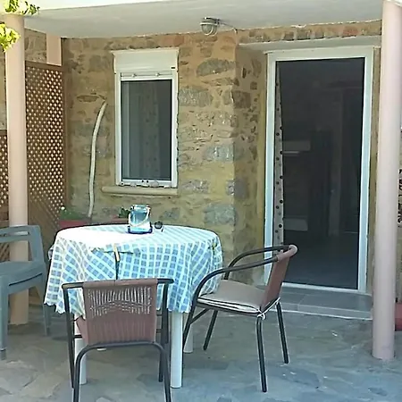 דירה Spiros Livadia (Tilos)