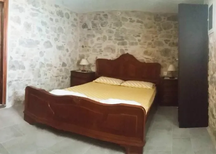 Spiros * Livadia (Tilos)